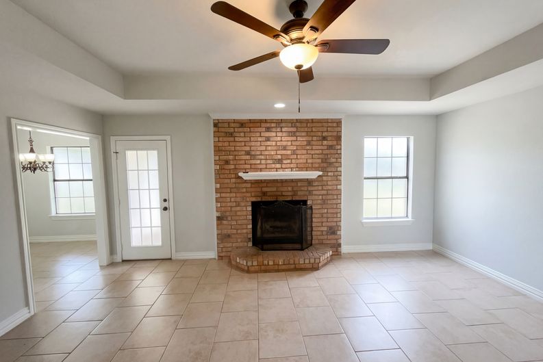 Photo 10 of 17 of 602 Torero Dr, Oak Point, TX