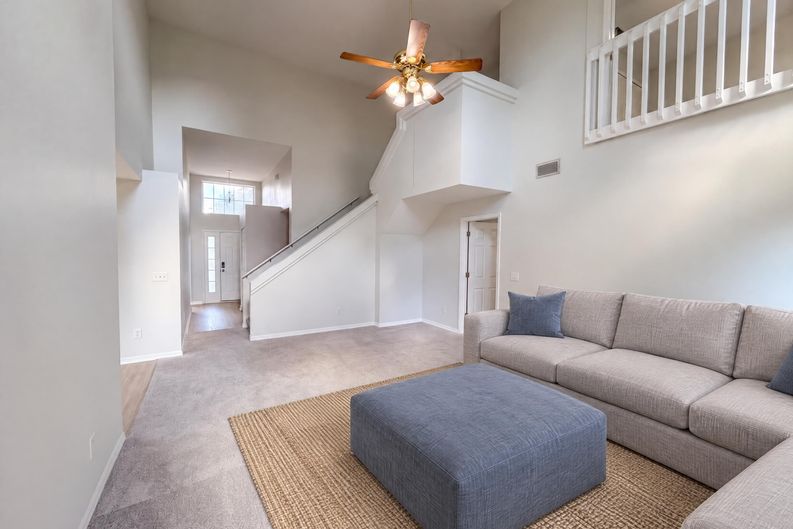 Photo 3 of 18 of 1021 Dekleva Dr, Apopka, FL
