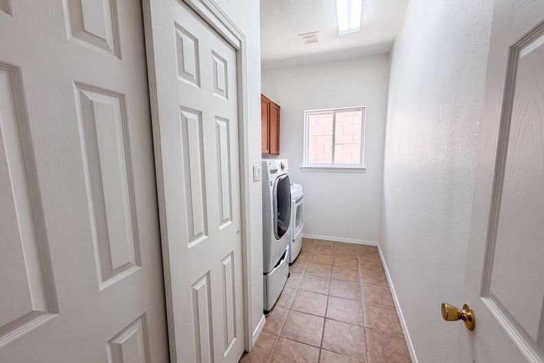 Photo 21 of 29 of 9809 Buckeye St NW, Albuquerque, NM