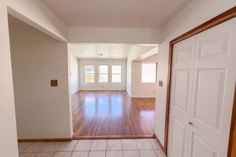 Photo 6 of 23 of 1609 Blue Quail Ct NE, Rio Rancho, NM