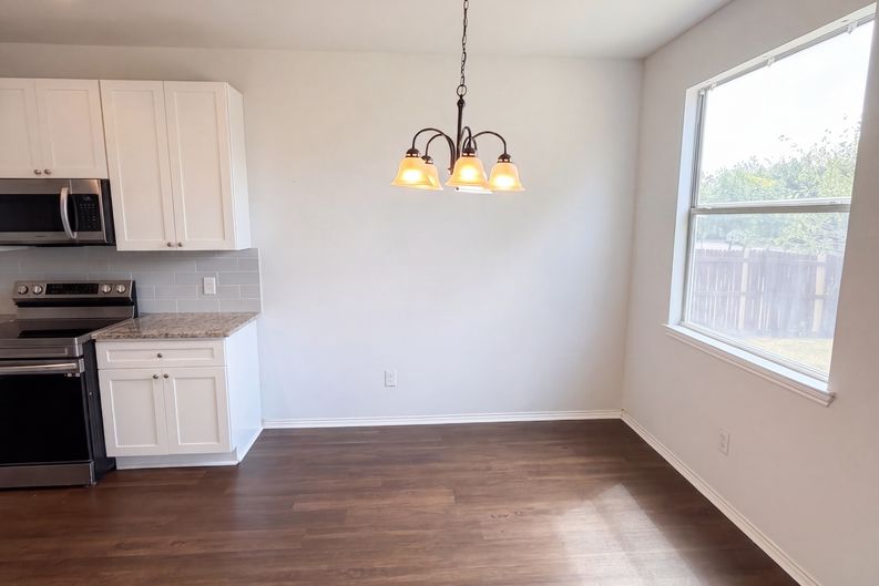 Photo 10 of 22 of 2220 Sumac Dr, Little Elm, TX