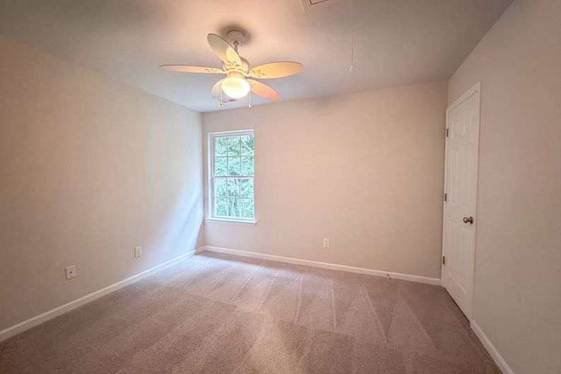 Photo 12 of 18 of 127 Edgington St, Mooresville, NC