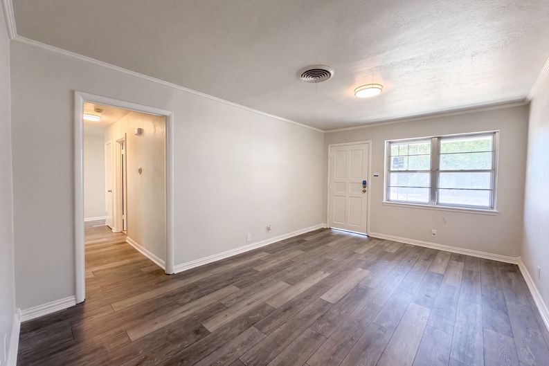 Photo 8 of 25 of 5421 Bonnie Wayne St, Haltom City, TX