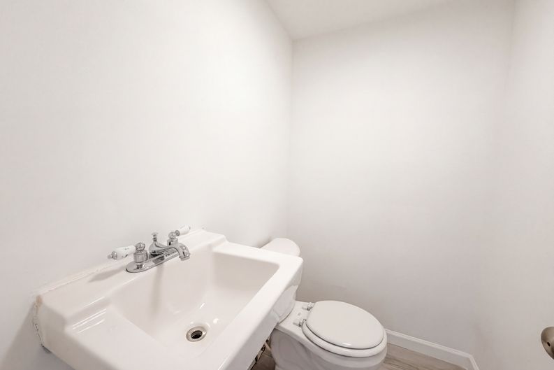 Photo 10 of 16 of 1010 Buckhurst Dr, Atlanta, GA
