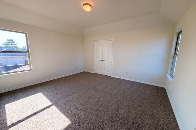 Photo 14 of 22 of 1217 Maverick Ln, Royse City, TX