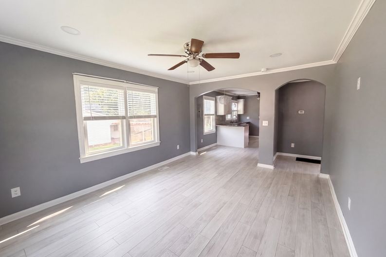 Photo 3 of 20 of 946 N Logan St, Gaffney, SC