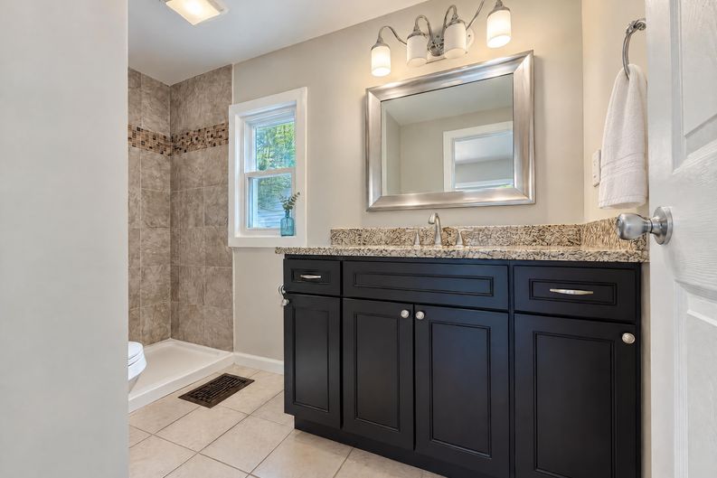 Photo 17 of 30 of 6321 Roe St, Cincinnati, OH