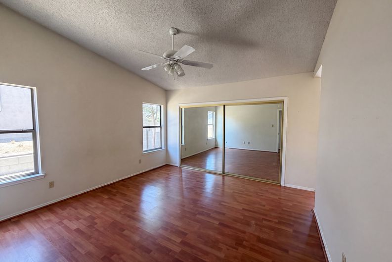 Photo 4 of 22 of 6908 Welton Dr NE, Albuquerque, NM
