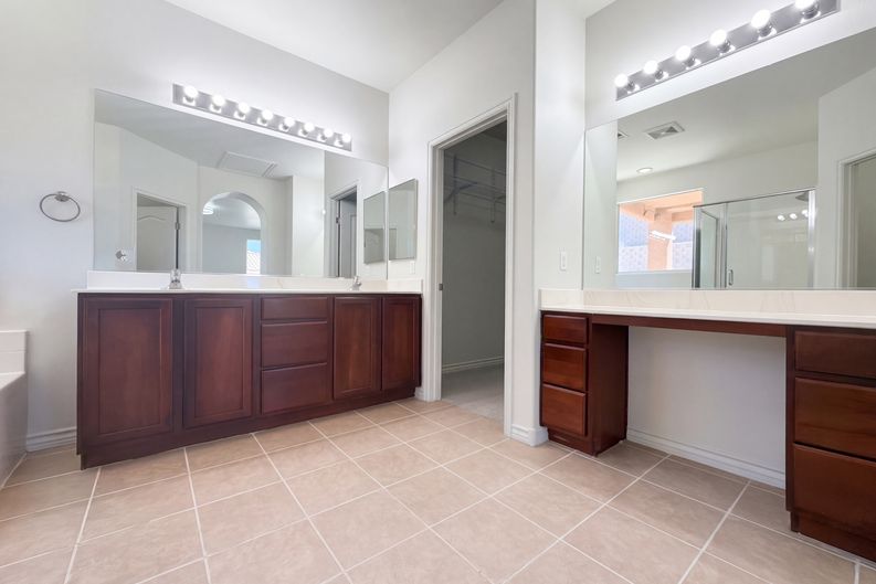Photo 10 of 23 of 2843 Dunnottar Ave, Henderson, NV