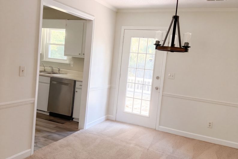 Photo 8 of 26 of 206 Ohara Dr, Albertville, AL