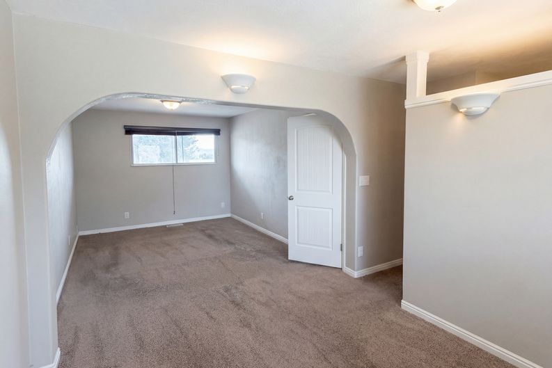 Photo 4 of 22 of 750 W Gentile St, Layton, UT