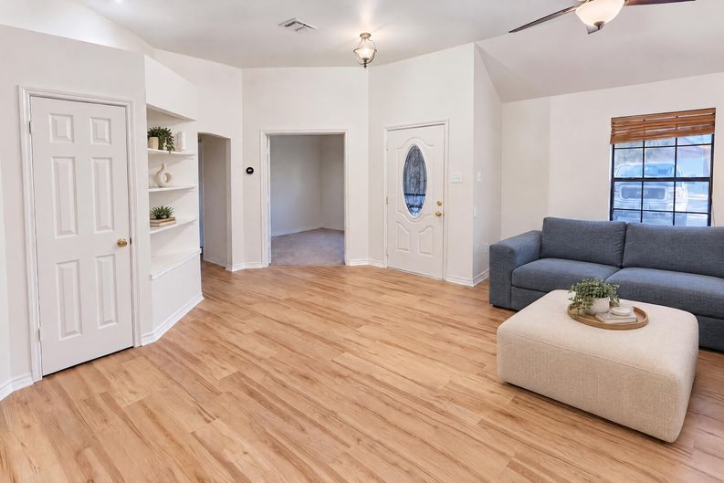 Photo 6 of 20 of 5018 Graford Pl, Corpus Christi, TX
