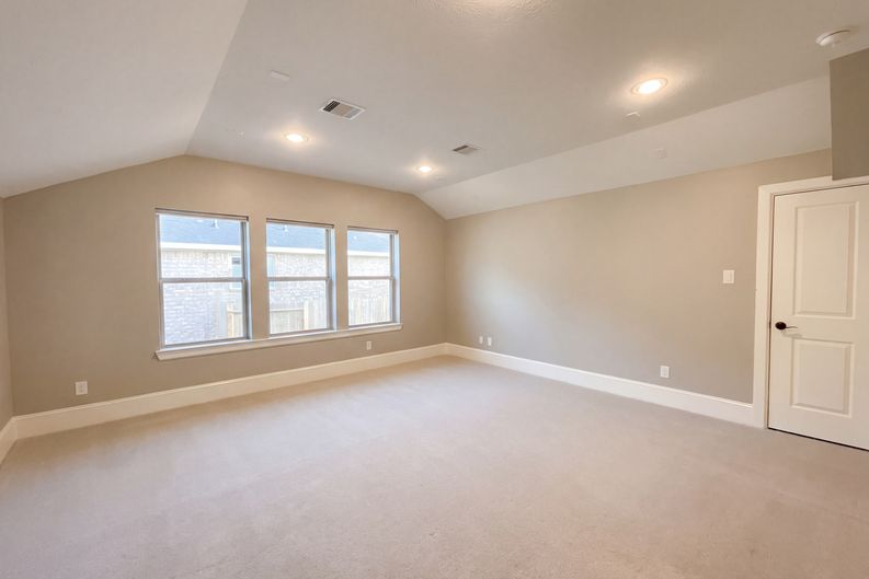 Photo 15 of 27 of 31403 Imperial Bluff Ct, Spring, TX