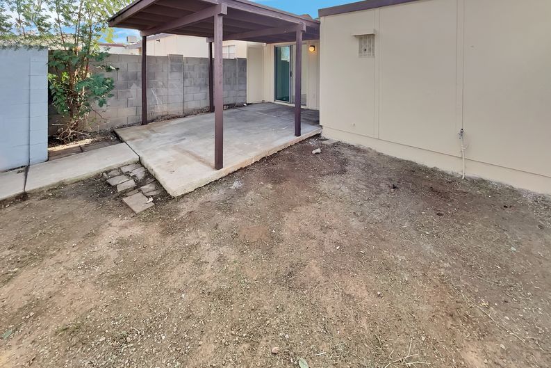 Photo 6 of 14 of 3646 N 69th Ave, Phoenix, AZ