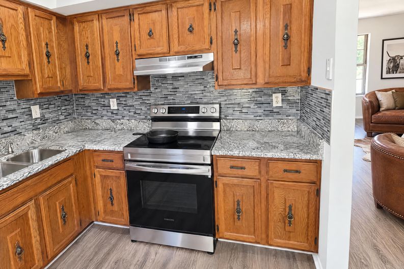 Photo 6 of 16 of 3308 Nottinghill Dr, Bowie, MD