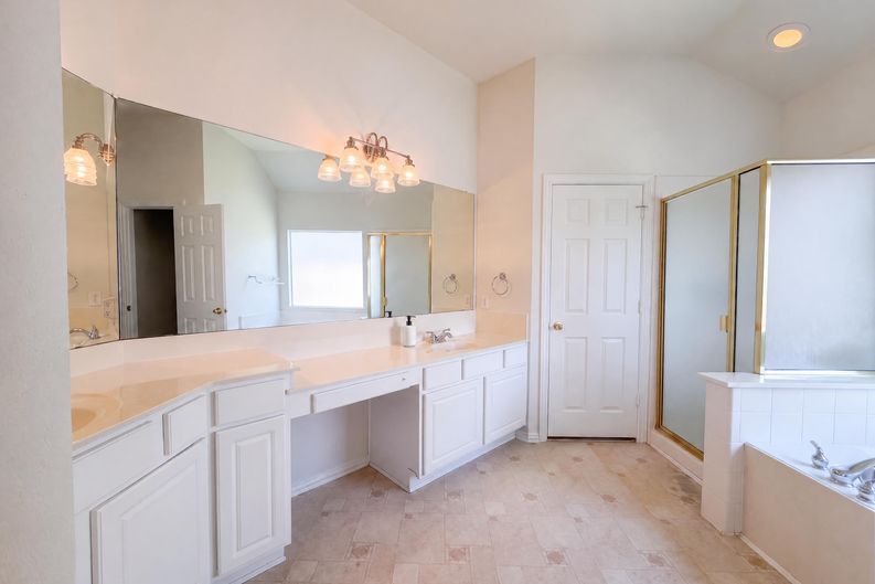 Photo 8 of 15 of 6312 Candletree Ln, McKinney, TX