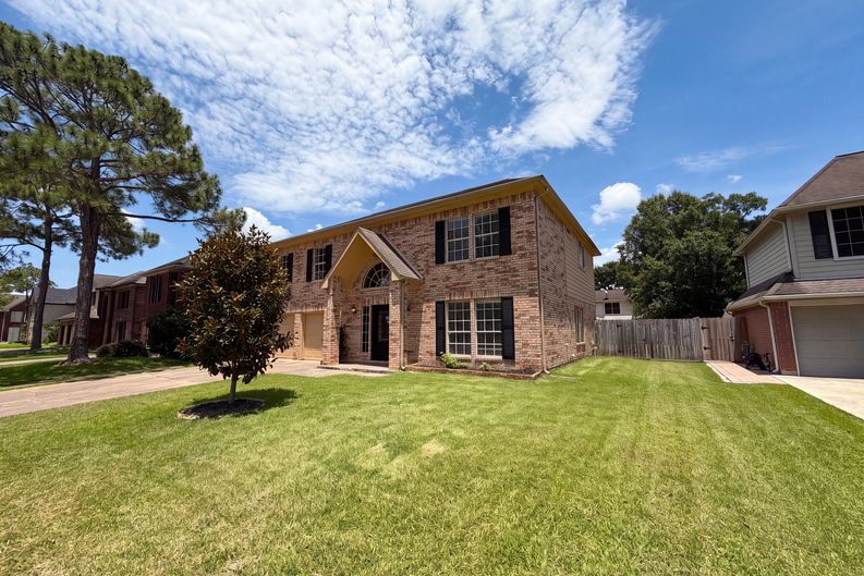 Photo 25 of 28 of 4215 River Ranch Dr, Pasadena, TX