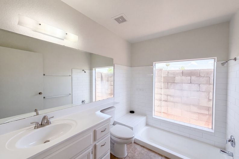 Photo 17 of 32 of 10701 W Campbell Ave, Phoenix, AZ