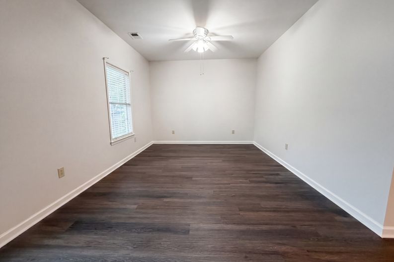 Photo 13 of 20 of 101 Cambridge Pointe Dr, Alabaster, AL