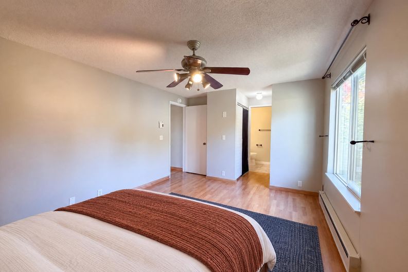 Photo 11 of 25 of 11776 SW Boones Bend Dr, Beaverton, OR