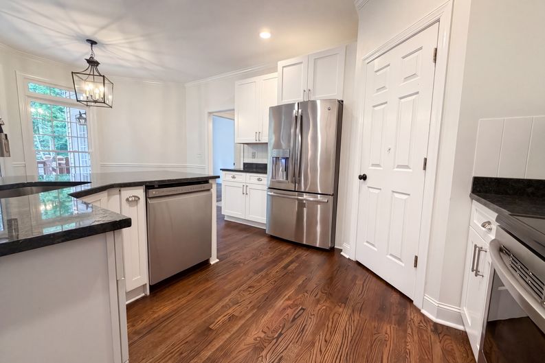 Photo 13 of 30 of 2298 Camden Dr SW, Marietta, GA