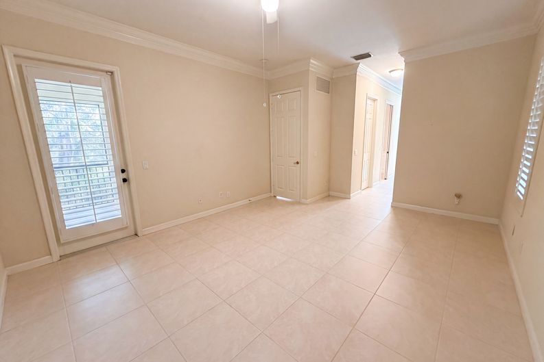Photo 3 of 30 of 424 NW Dover Ct, Port Saint Lucie, FL