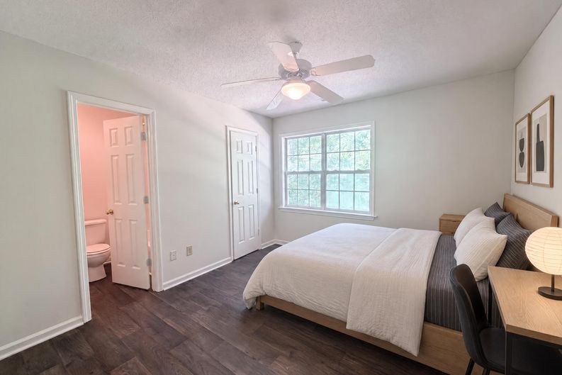 Photo 10 of 17 of 221 Grandview Dr, Statesville, NC