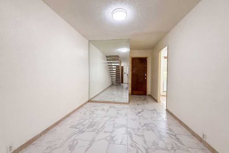 Photo 5 of 19 of 2503 McCue Rd, Houston, TX