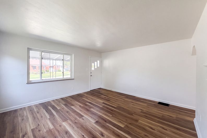 Photo 10 of 24 of 8266 Lyness Dr, Cincinnati, OH