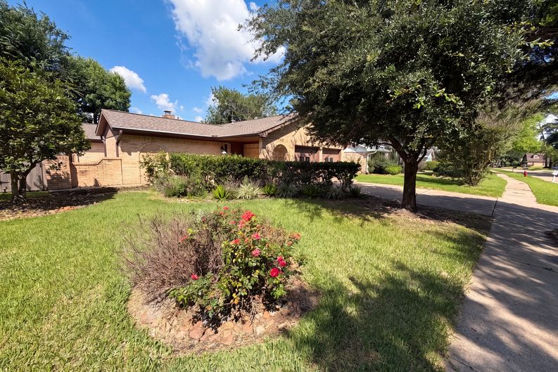 Photo 17 of 22 of 342 Queenstown Rd, Houston, TX