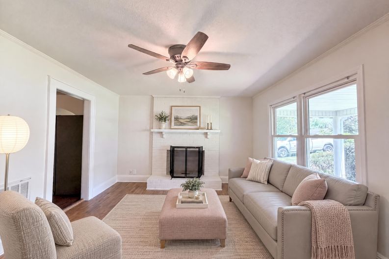 Photo 3 of 16 of 206 Lilly St, Cherryville, NC