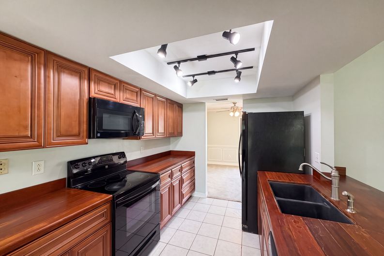 Photo 11 of 29 of 15226 SW 39th Cir, Ocala, FL