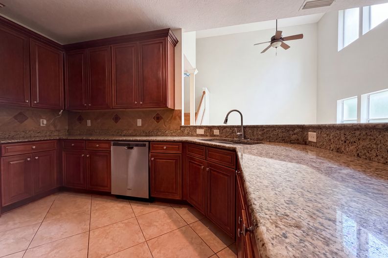 Photo 12 of 32 of 8331 Golden Bamboo Dr, Jacksonville, FL