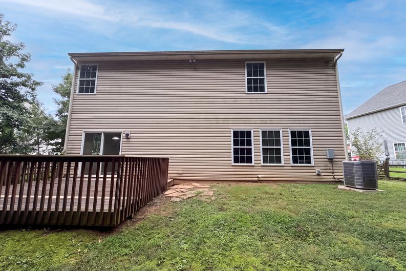 Photo 16 of 18 of 127 Edgington St, Mooresville, NC