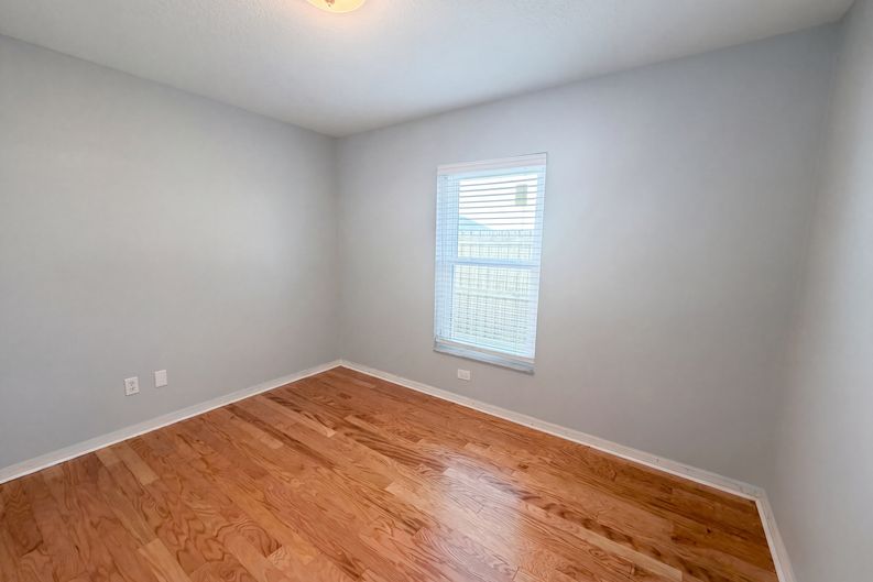 Photo 10 of 21 of 1204 Tiger Wood Ct, Valrico, FL