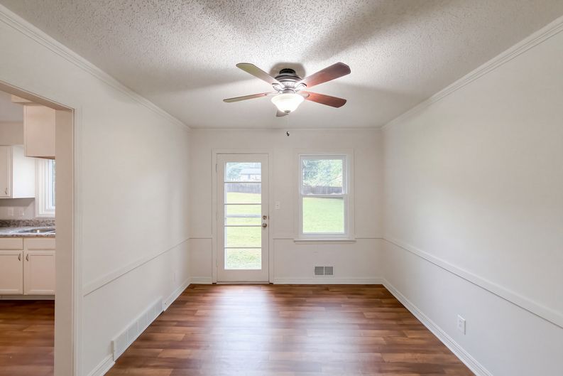 Photo 7 of 22 of 11214 E 48th St, Kansas City, MO