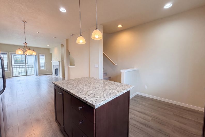 Photo 7 of 21 of 28428 SW Villebois Dr N, Wilsonville, OR