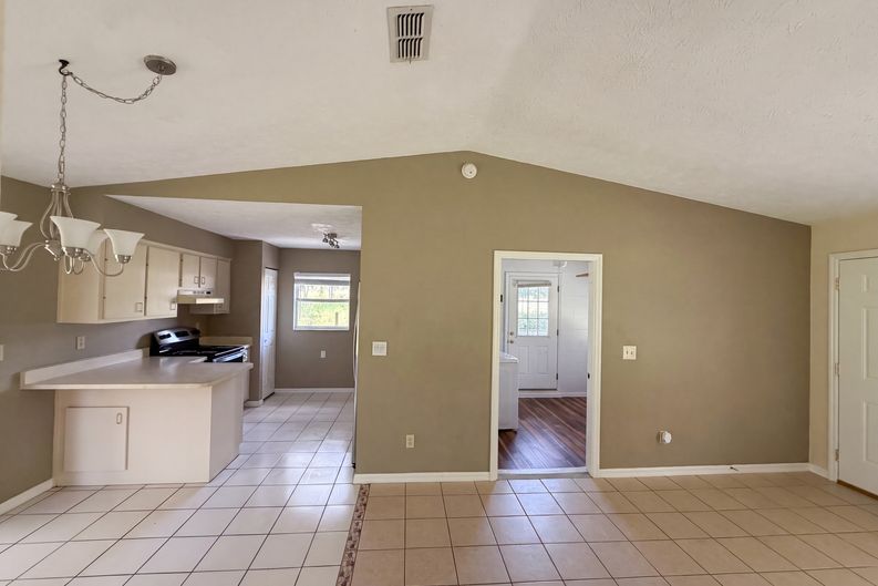 Photo 8 of 21 of 1870 SW Valencia Heights Ave, Dunnellon, FL