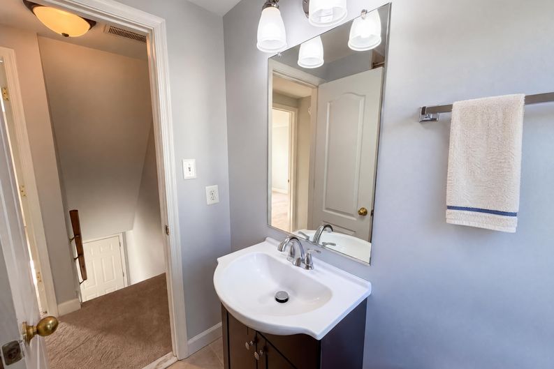Photo 13 of 20 of 6940 Hawthorne St, Hyattsville, MD