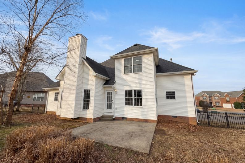 Photo 6 of 24 of 102 Riverbirch Ln, Hendersonville, TN