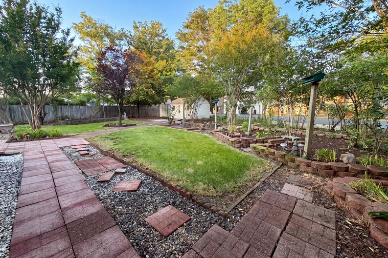 Photo 39 of 51 of 8947 Rosewood St, Manassas, VA