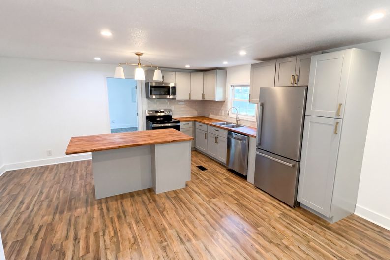 Photo 6 of 18 of 410 Madison St, Roanoke Rapids, NC