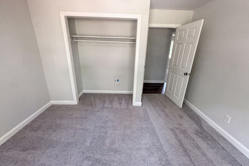 Photo 14 of 27 of 1425 Hollyberry Ln, West Columbia, SC