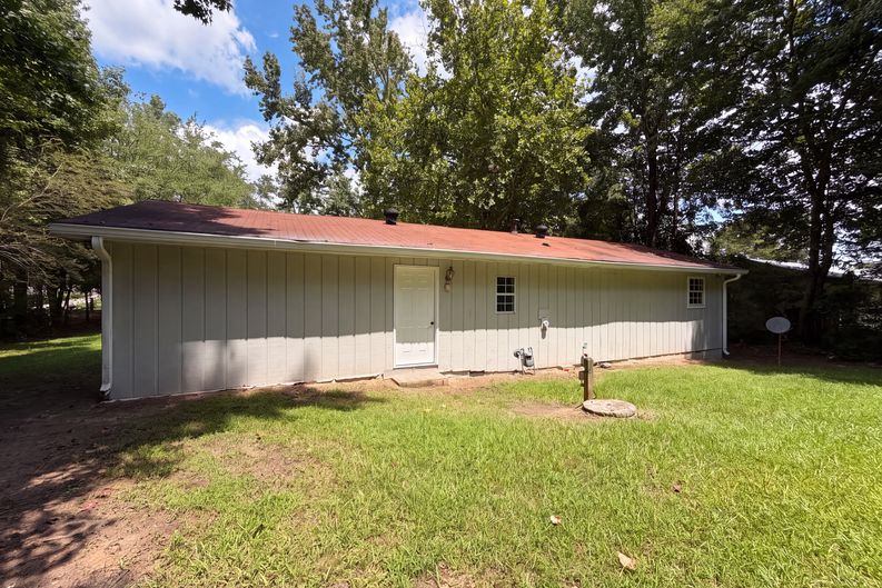 Photo 21 of 24 of 3704 Meadowview Dr, Lithia Springs, GA