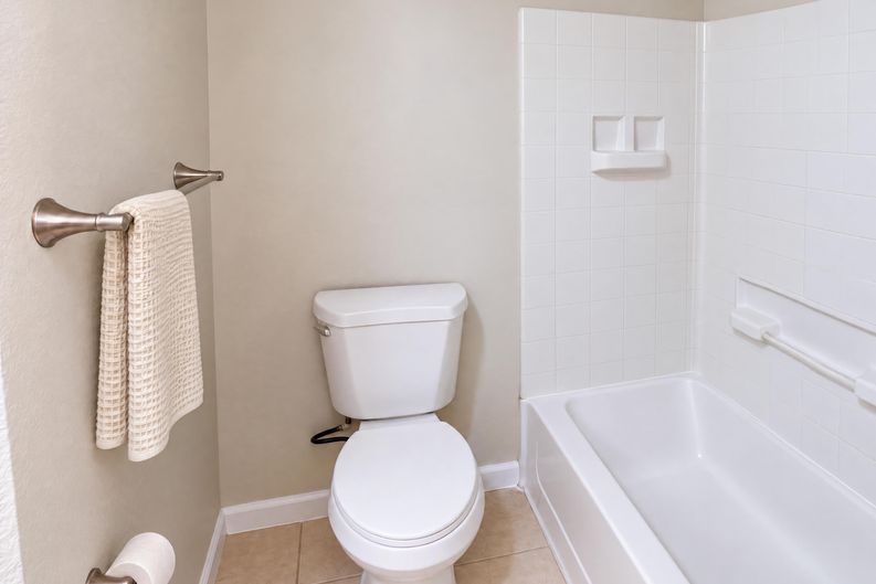 Photo 8 of 15 of 1295 N Railroad Ave, Boynton Beach, FL