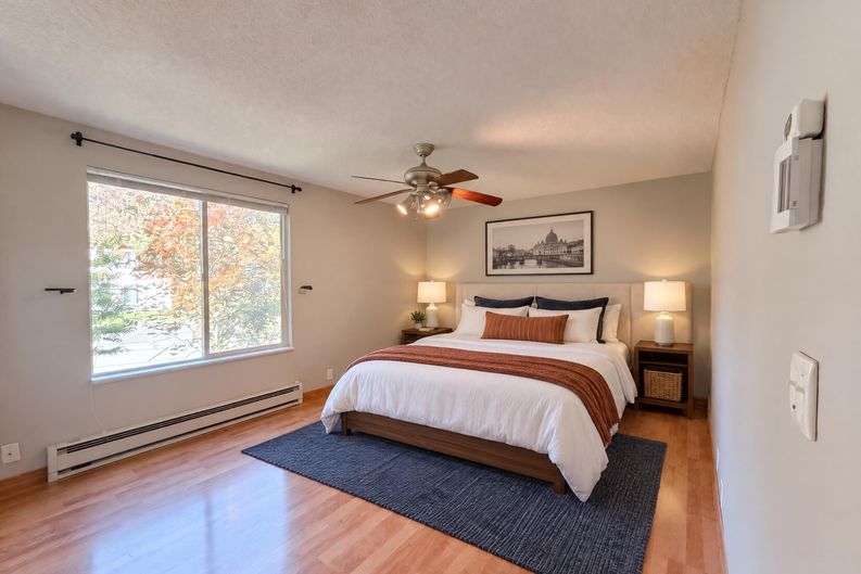 Photo 4 of 25 of 11776 SW Boones Bend Dr, Beaverton, OR