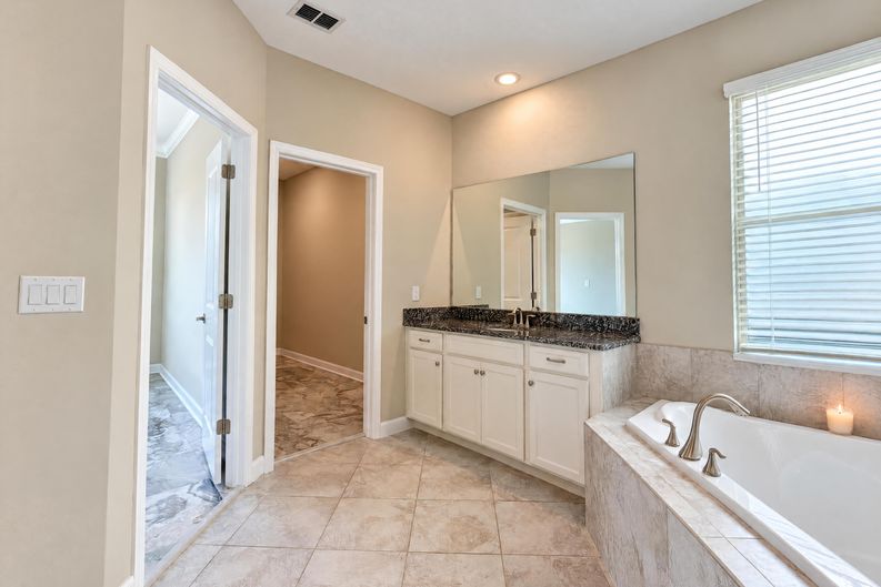 Photo 20 of 34 of 6244 English Hollow Rd, Tampa, FL