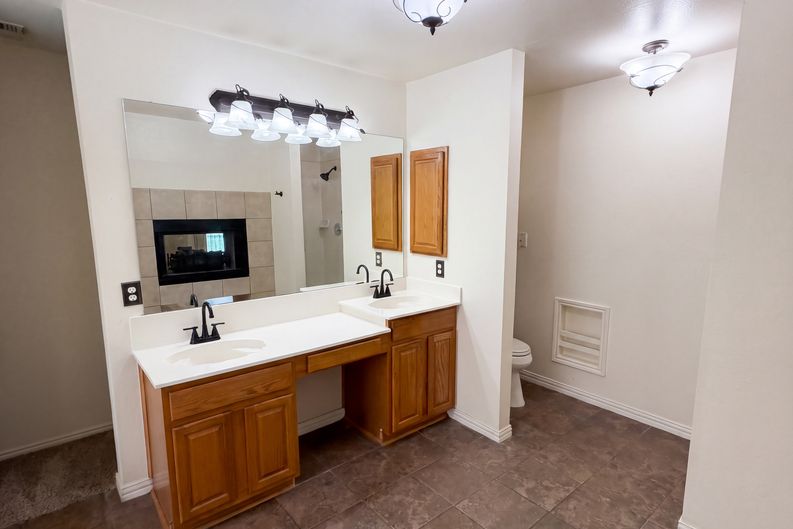 Photo 18 of 27 of 106 Forestview Rd, Hickory Creek, TX