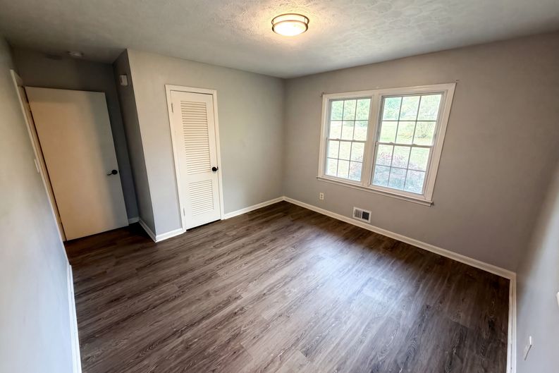 Photo 4 of 30 of 190 Stroud Dr SE, Mableton, GA