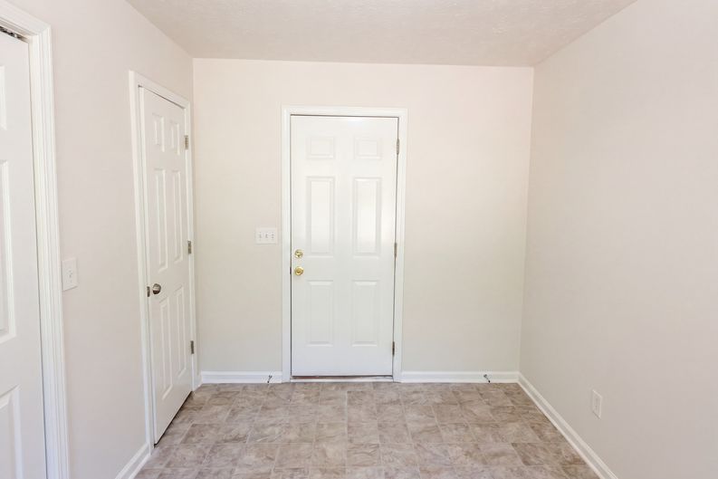 Photo 19 of 27 of 182 Livingston Ln, Covington, GA
